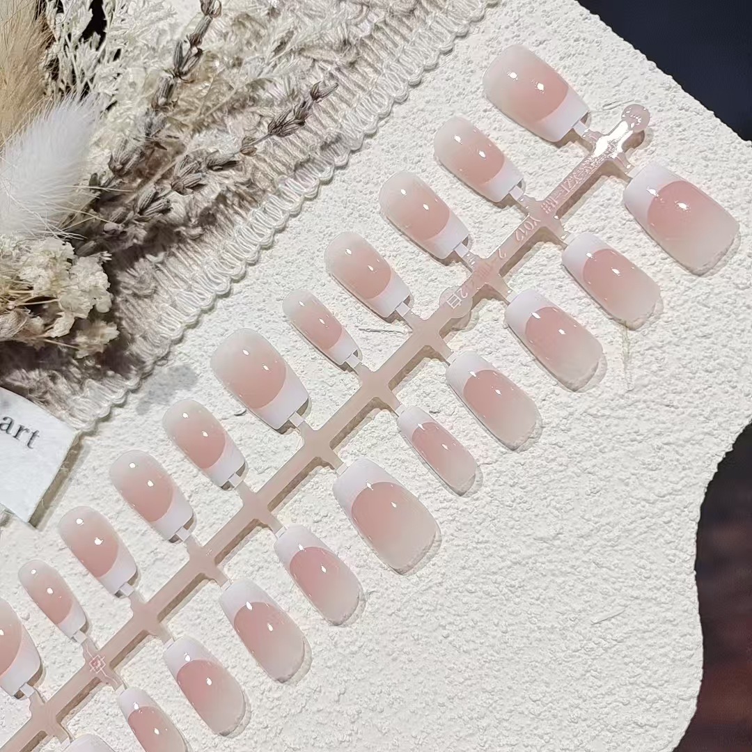 【Pink French Style】Short French-Style Press-On Nails with Blush Effect, Daily Whitening Style, Commuting Nude Skin Nail Art, Wholesale Pre-Made Nails