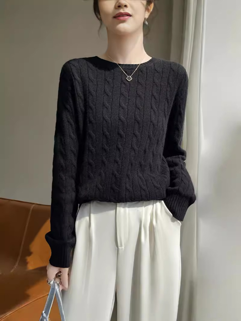 Autumn and Winter New Korean Style Women's Versatile Long-Sleeve Knit Sweater, Pullover Round Neck, Solid Color Cable Knit Base Layer
