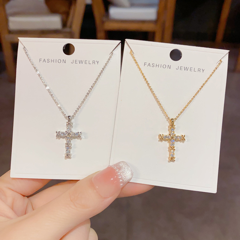 Niche Fashion Versatile Super Shiny Micro-Encrusted Diamond Cross Necklace Personalized Light Luxury Unique Design High-End Necklace