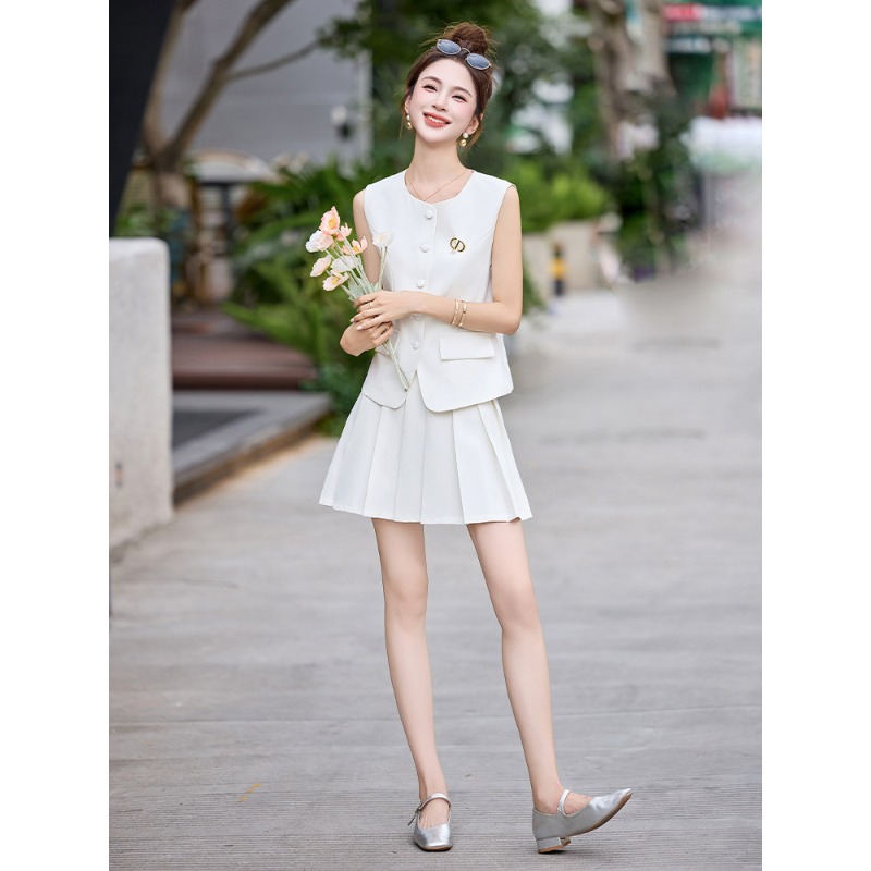 Chanel-Style Women's Suit Set 2025 Summer New Model, High-End and Stylish, Very Attractive, Fashionable College-Style Short Skirt Two-Piece Set