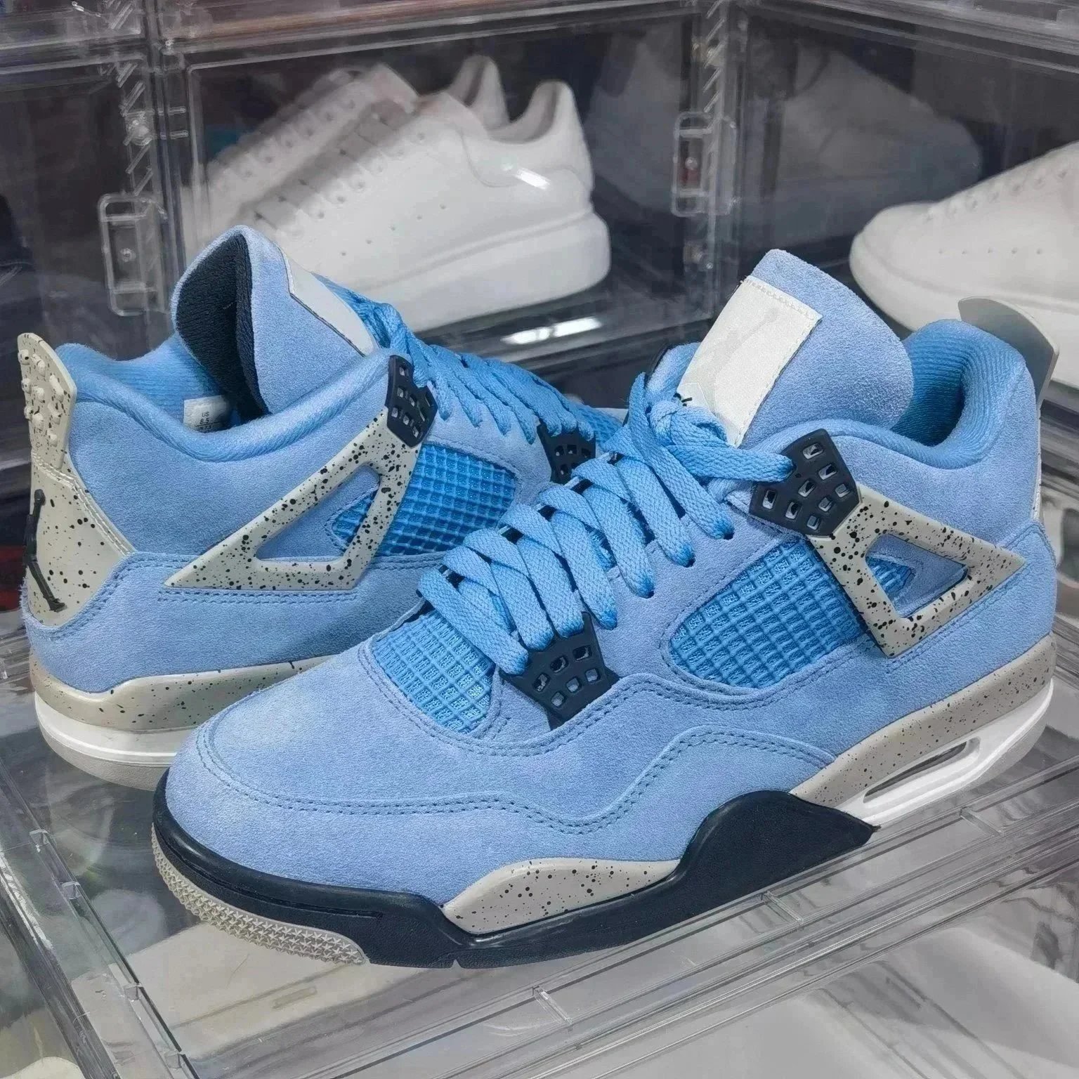 Air Jordan 4 University Blue