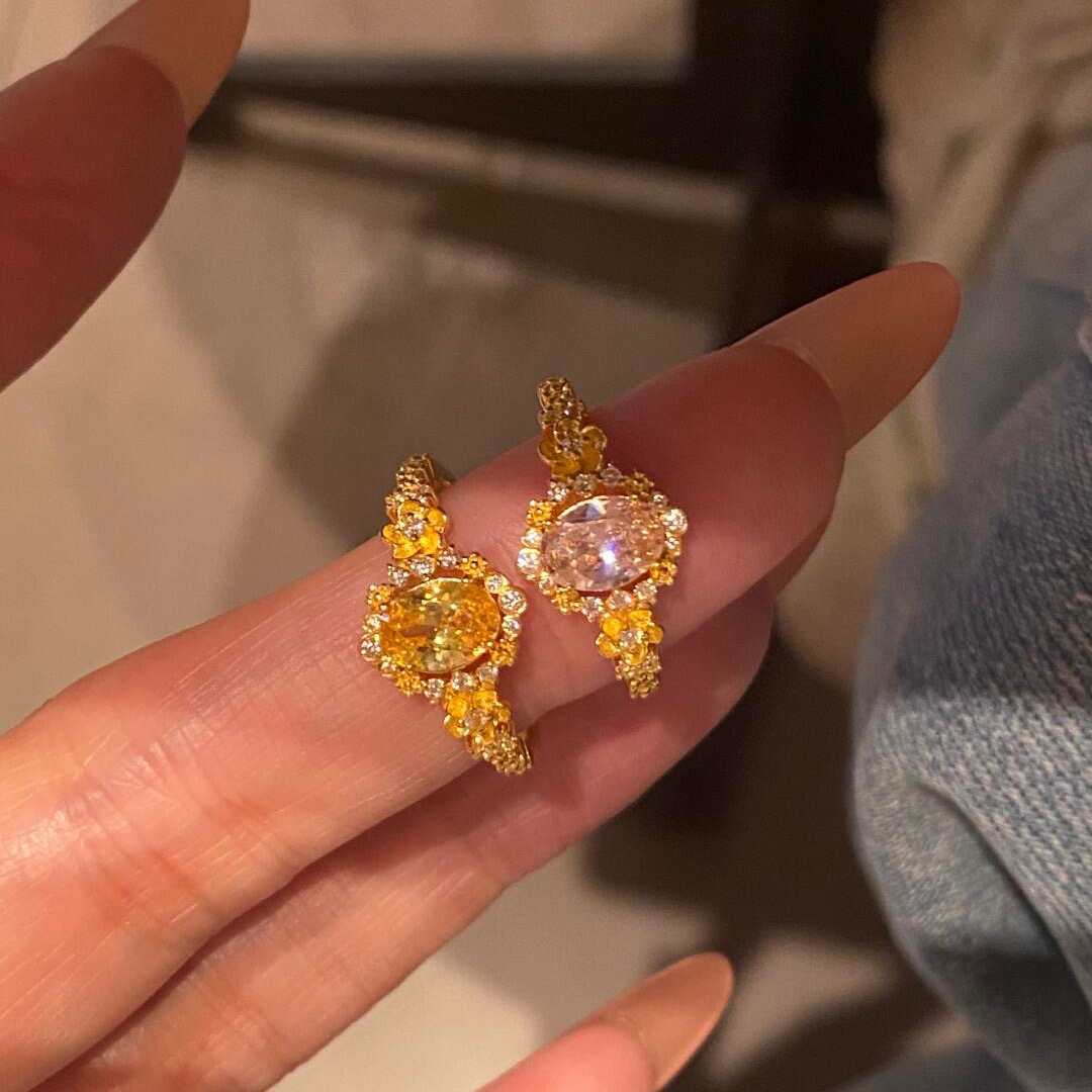 Xiaohongshu's Popular Style, Gorgeous Flowers, Bright High-Carbon Diamond, Pigeon Egg Yolk Diamond Ring, High-End Pink Diamond Ring for Women