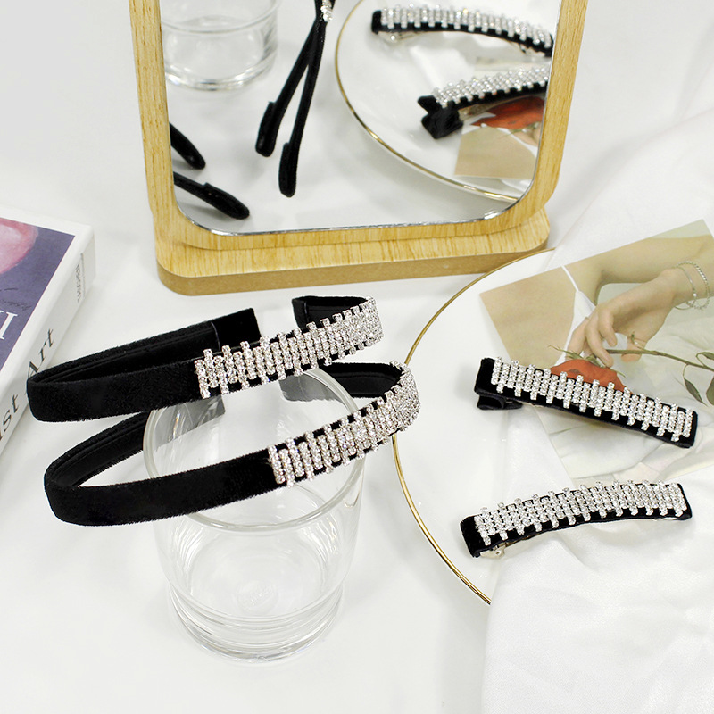 Korean Rhinestone Headband Elegant Velvet Headband Versatile Hair Accessory for Girls Going Out Wholesale Bowknot