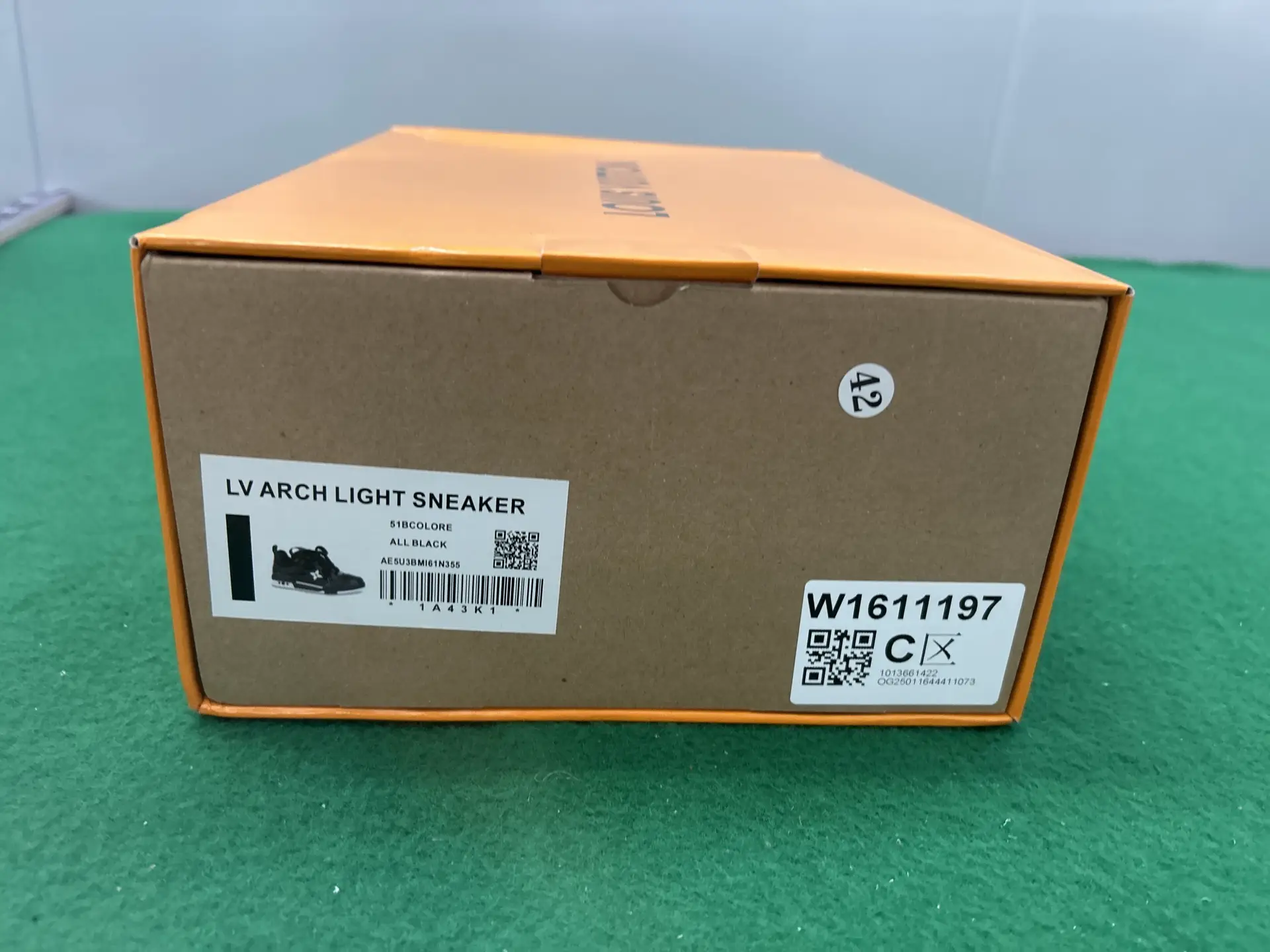 LV Arch Light Sneaker All Black