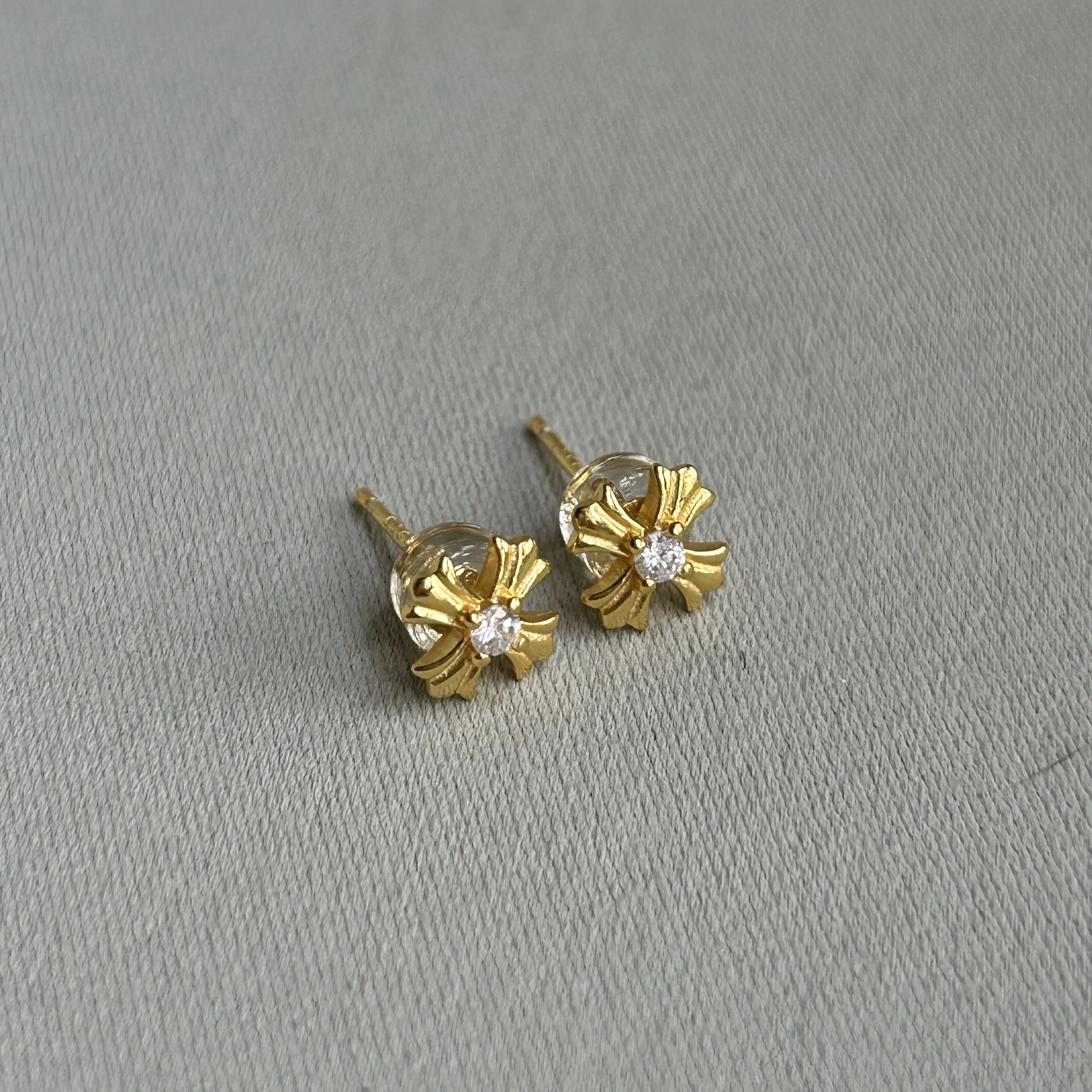 Hos Special Offer Niche Light Luxury Simple Versatile Cross Flower European and American Style Unisex Earrings 925 Silver Moissanite Ins-Style Ear Accessories