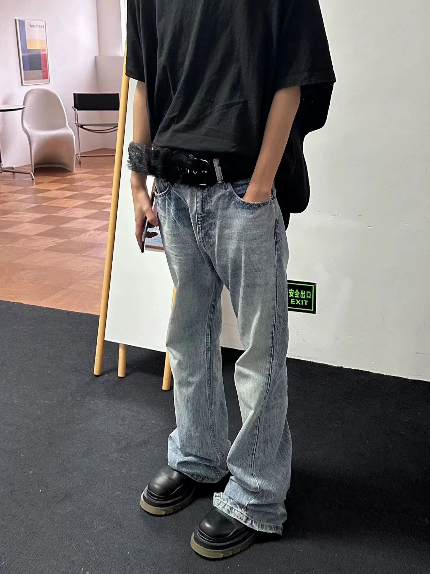 22Fw Flared“Lightning Pattern” Ice Blue Washed Distressed Jeans