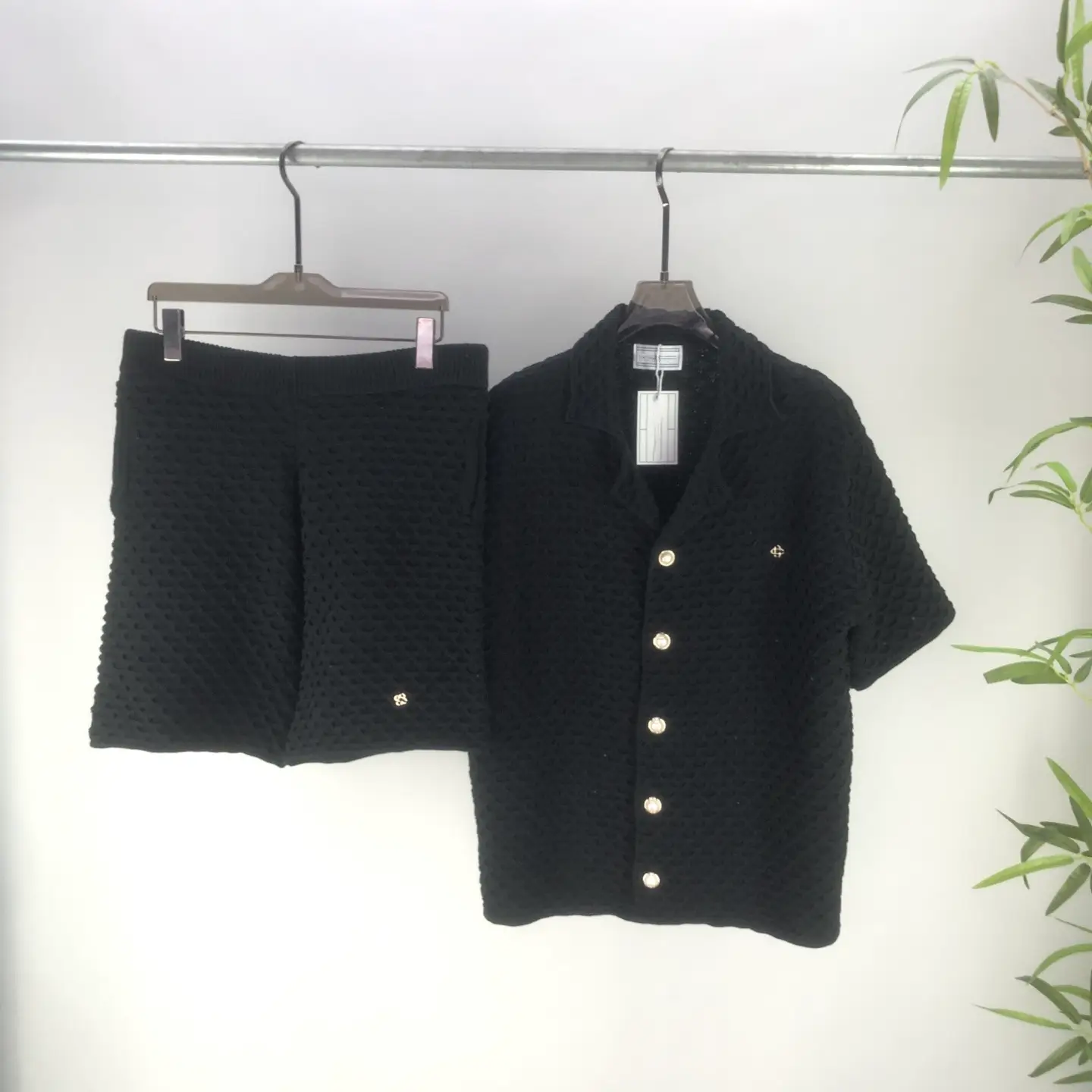 Fashion European-Style Ca Knit Cardigan with a Turn-Down Collar, Short Sleeves + Embroidered Plaid Shorts, Unisex, In-Stock, Cross-Border