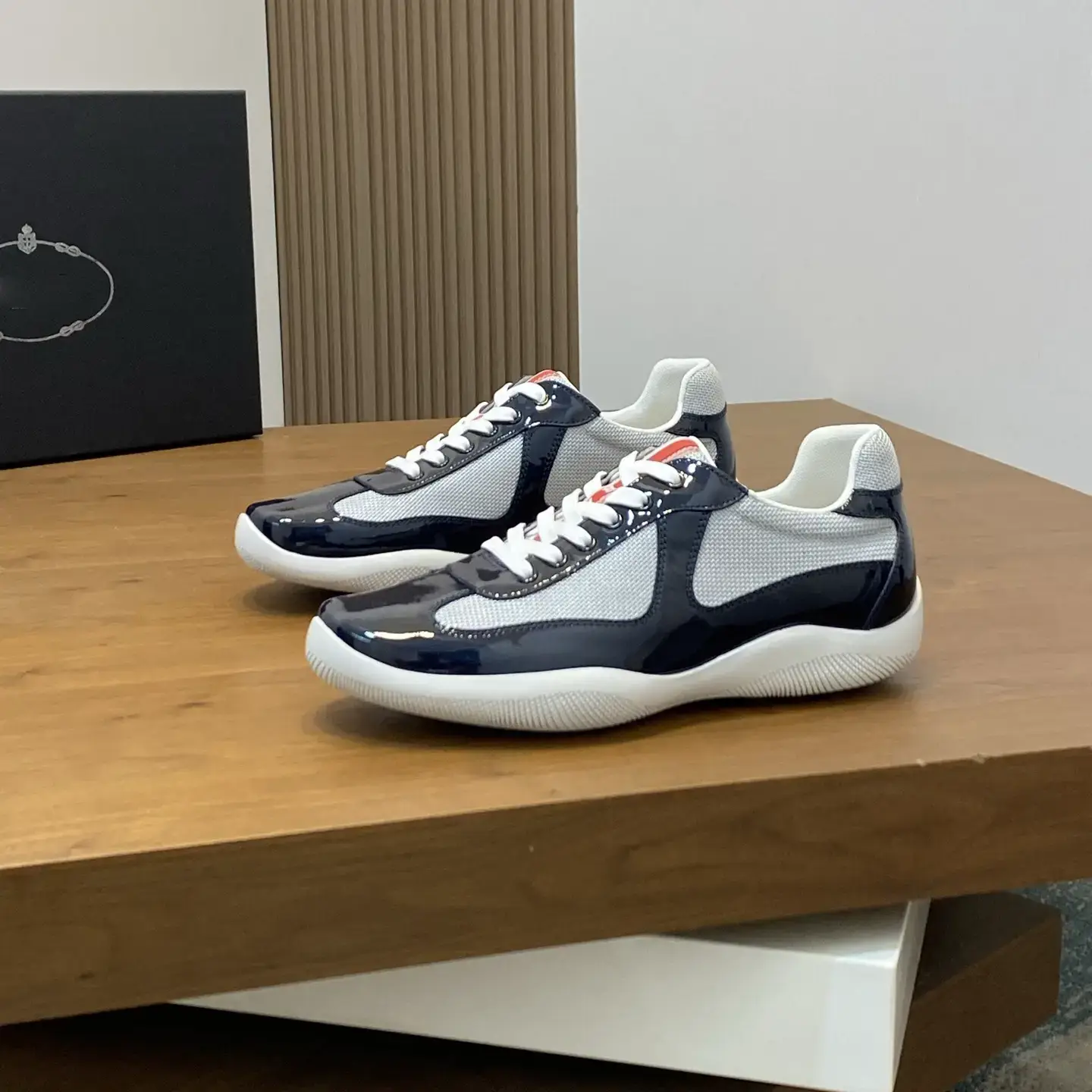 Haute Couture New arrival Men Patent Leather Sports Casual Shoes Mesh Patchwork Fashion Easiest for match High-End Korean Style Trendy Men's Shoes