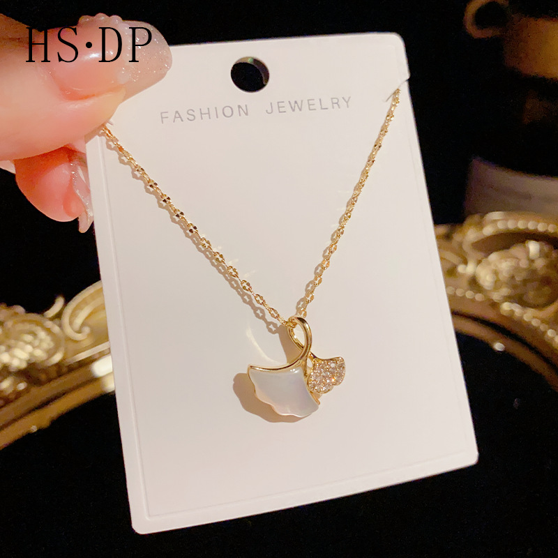 Internet Celebrity Same Style Fashion Elegant Sweet Fritillaria Ginkgo Necklace Advanced Sense Light Luxury Niche Design Sense Clavicle Chain