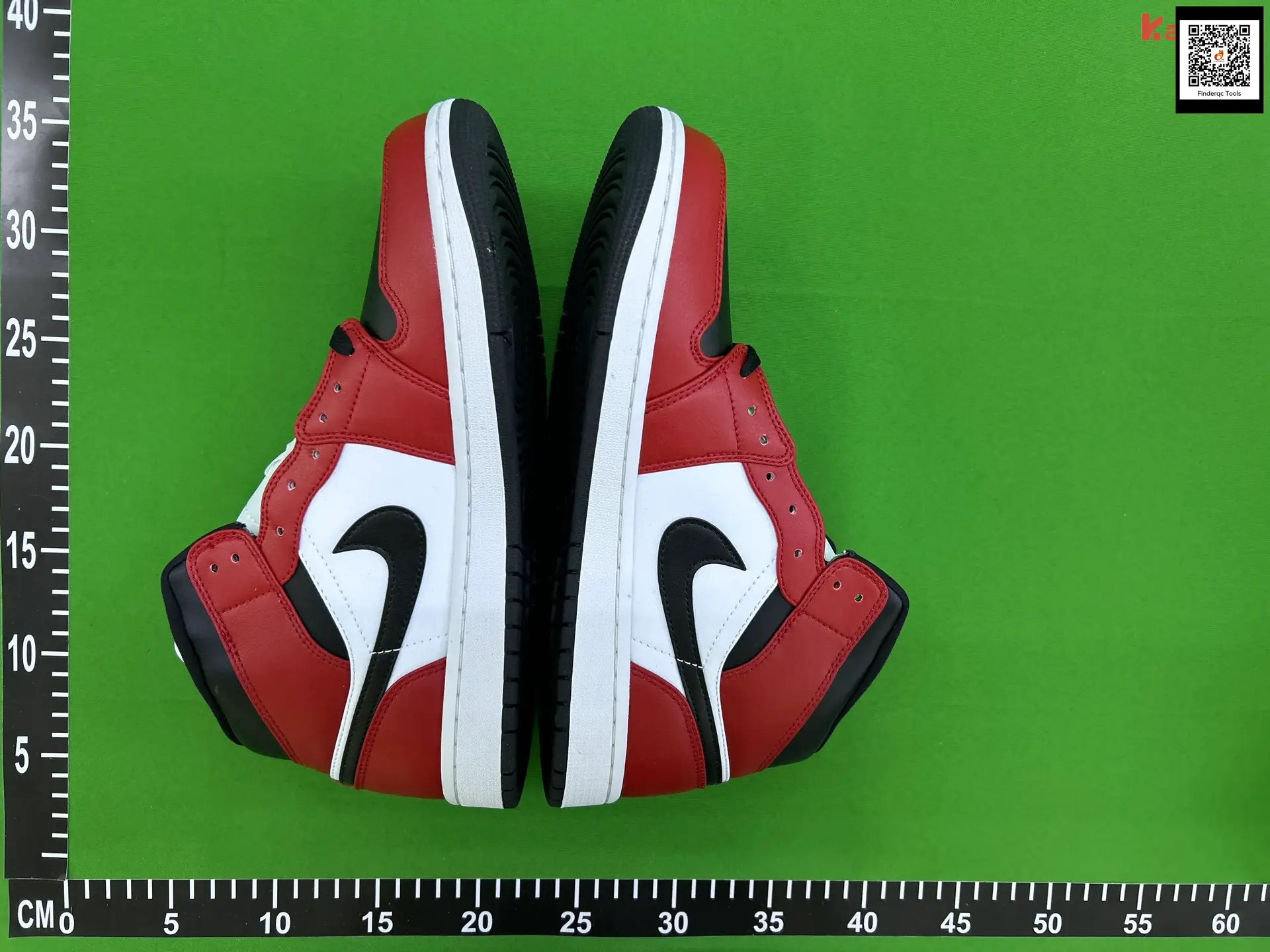 Air Jordan 1 Retro High OG Chicago