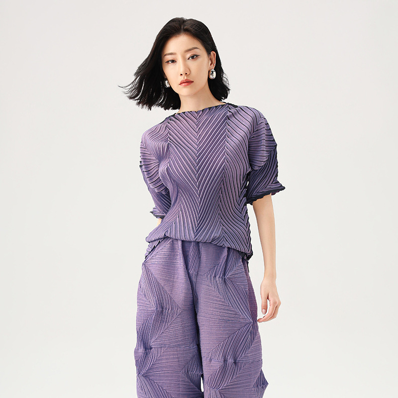 25 New Summer Dopamine Outfit Xiaohongshu Same Style Slimming Look Elegant Pleated Accessible Luxury T-Shirt Five-Quarter Sleeve Top