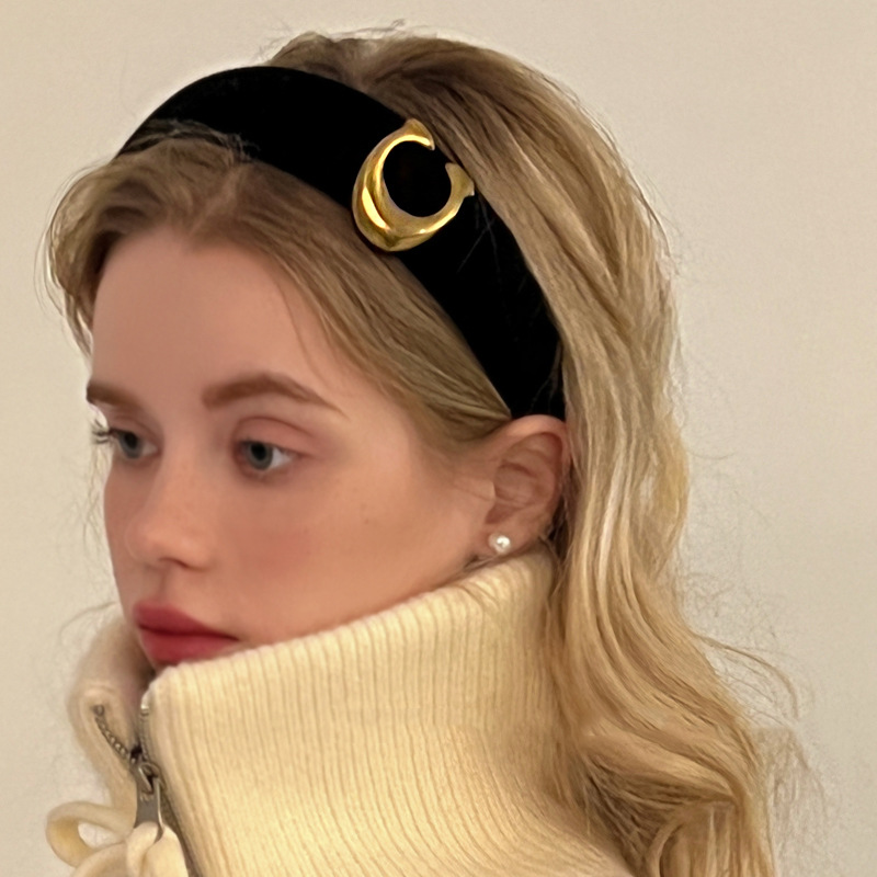 Korean French Retro Black Velvet Metal C- Shaped Hairband Light Luxury High-end Autumn and Winter New Design Hairpin Hairpin