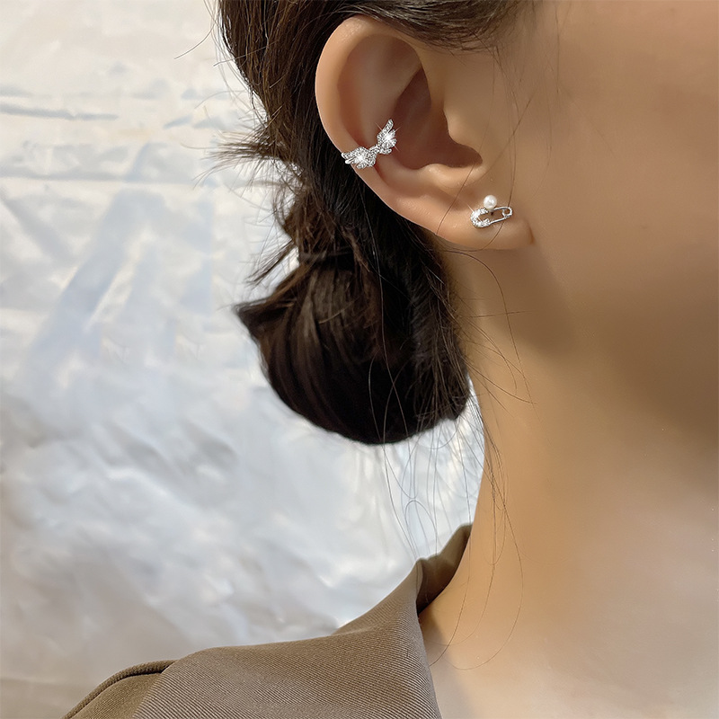 Ancient Cat Ning Unique Wings Ear Clip Female Exquisite Diamond Angel Wings Painless Ear Holes INS Super Fairy Ear Clip