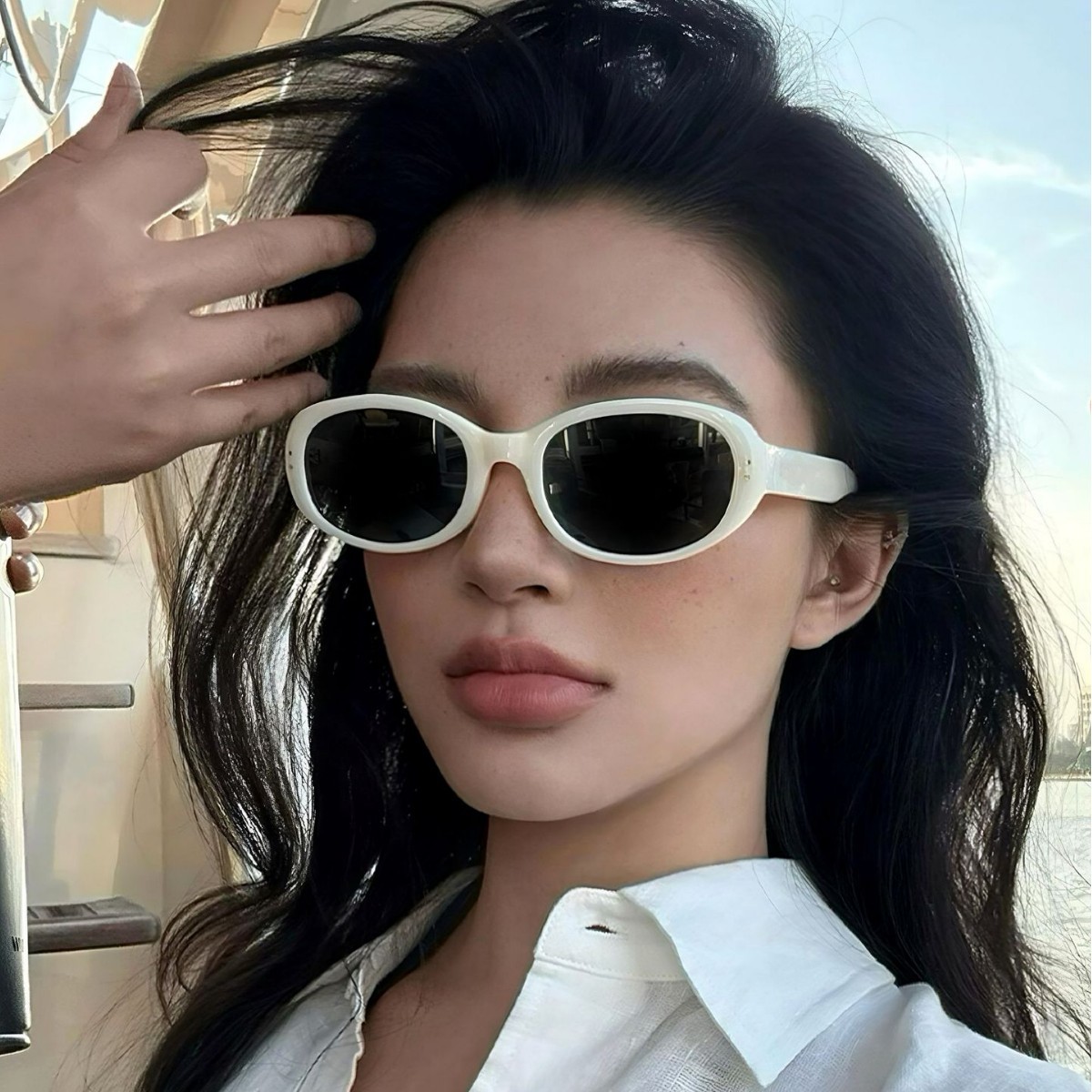 2026 New Retro Oval White Sunglasses for Women, High-End, Fashionable, Sun Protection and Uv Protection Sunglasses