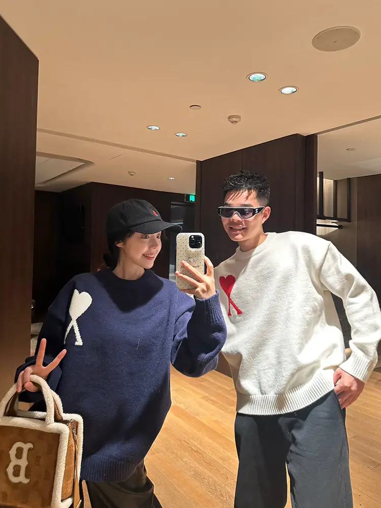 Sweater men's winter 2025 love couple senior sense of knit sweater round neck popular tide bottoming shirt college style