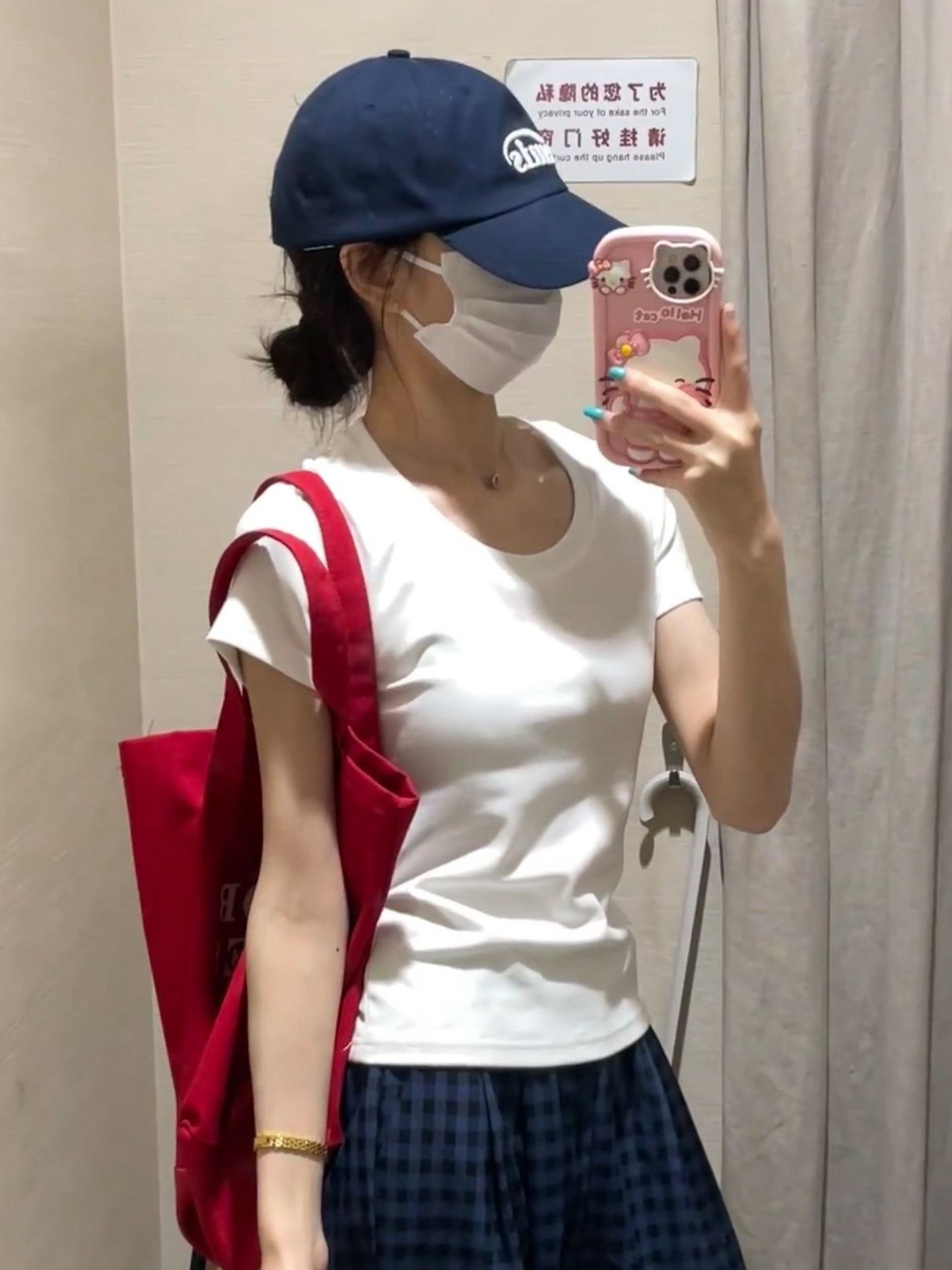 White Straight-Shoulder T-Shirt with U-Neck and Short Sleeves for Women, Summer 2026 New Style, Solid Color Base Shirt, Slim Fit American Style, Flattering Top