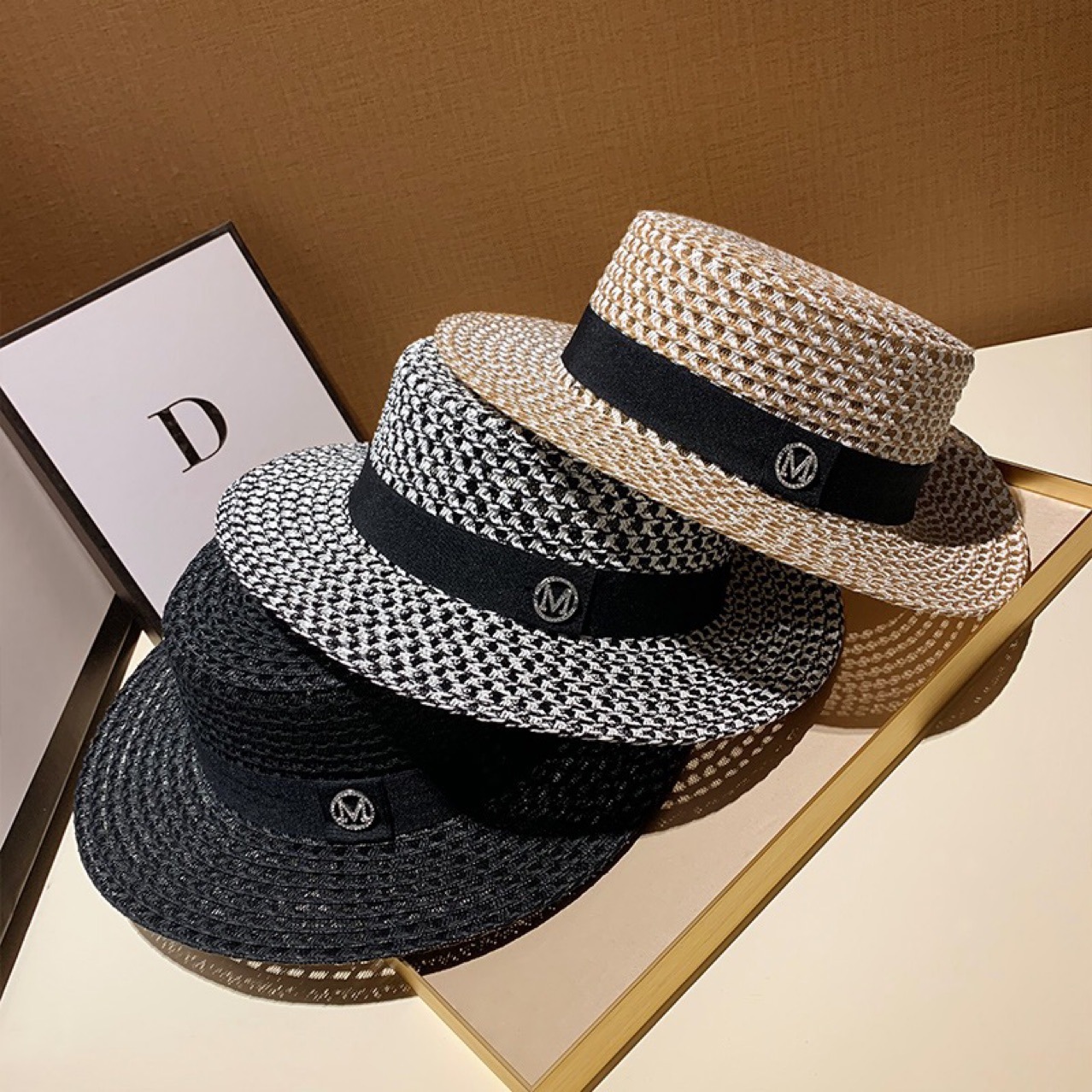 British Fashion Retro Flat Top Hat Women's M-Diamond Hollow Breathable Travel Vacation Sunshade INS Fragrant Style Straw Hat