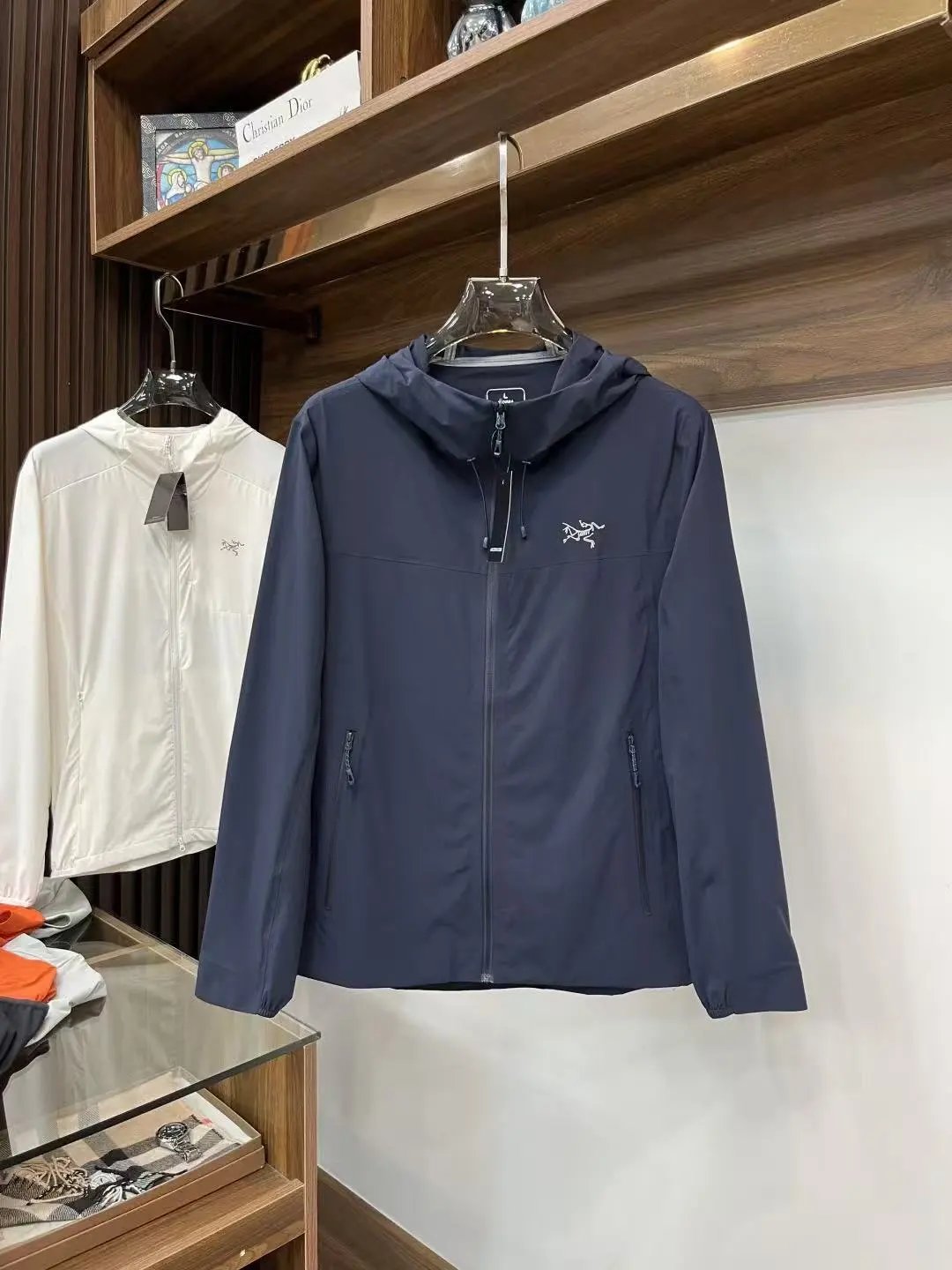 High-quality clothing, WhatsApp +86 (15711450406)