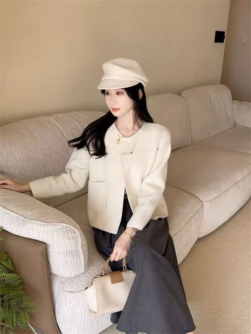 2024 Autumn and Winter New French Style Women's Short High-end Crewneck Style Women's Korean Woolen Short Coat