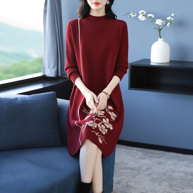 Autumn and Winter Interior dress Women's 2024 New Loose Belly-covering Slimming Knitted Sweater Dress Middle-aged Mother Base Skirt