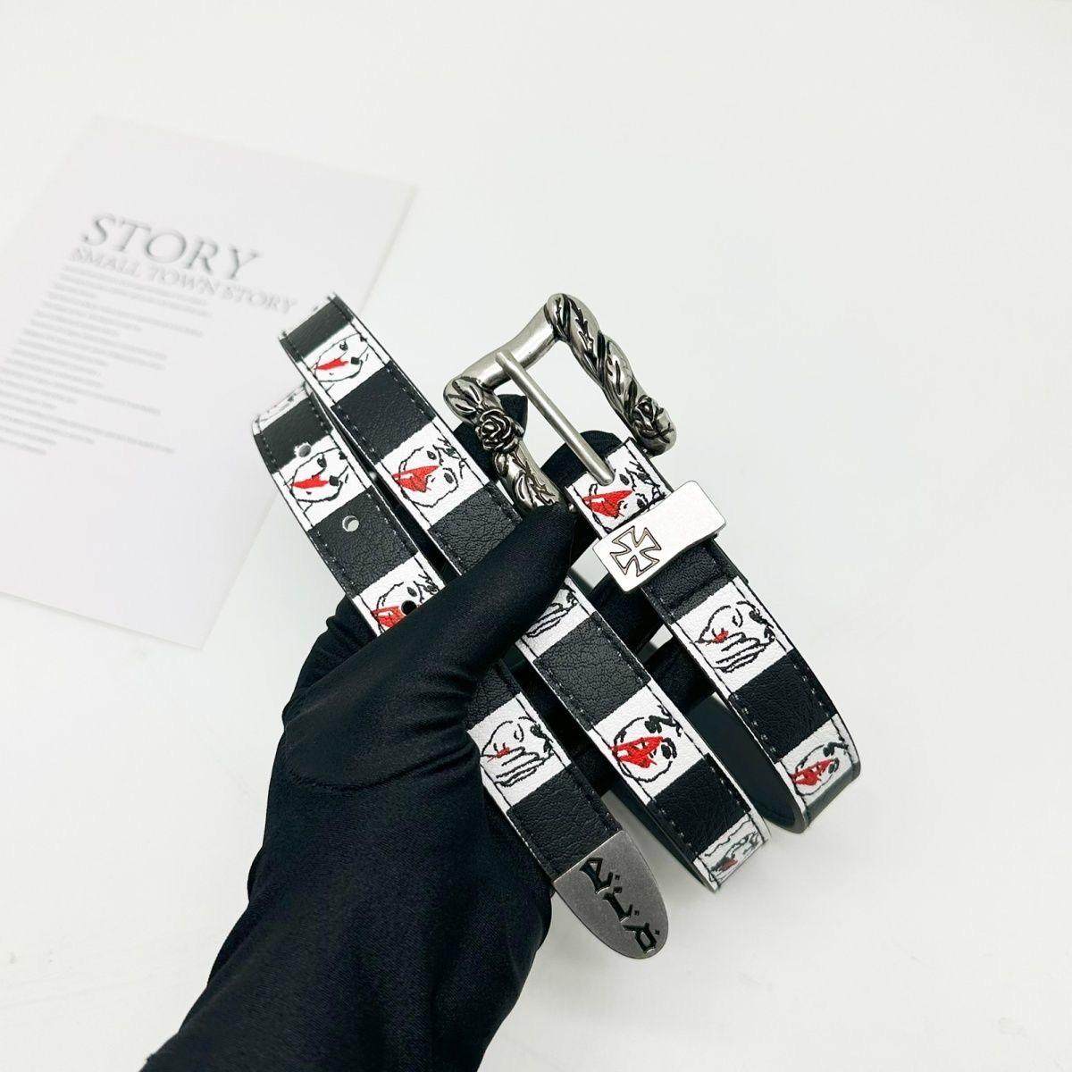 Mourning Rich Kid Nosebleed Belt Character Hand-Drawn Pattern Checkerboard Black and White Belt Student Punk Personality Belt Foto QC da TAOBAO su Qualit.ly