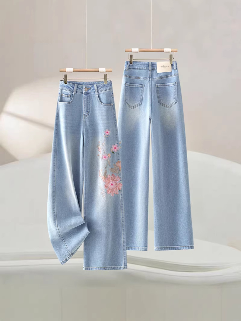 Light Blue Floral Embroidery New Chinese Style Women's Jeans, Spring and Autumn New Thin Loose Hip-Covering Straight Pants