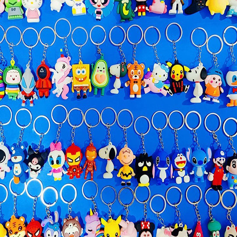 Cartoon Sanrio Doll Keychain Astronaut Pendant Shopping Mall Gashapon Machine Small Gift Silicone Keychain Wholesale