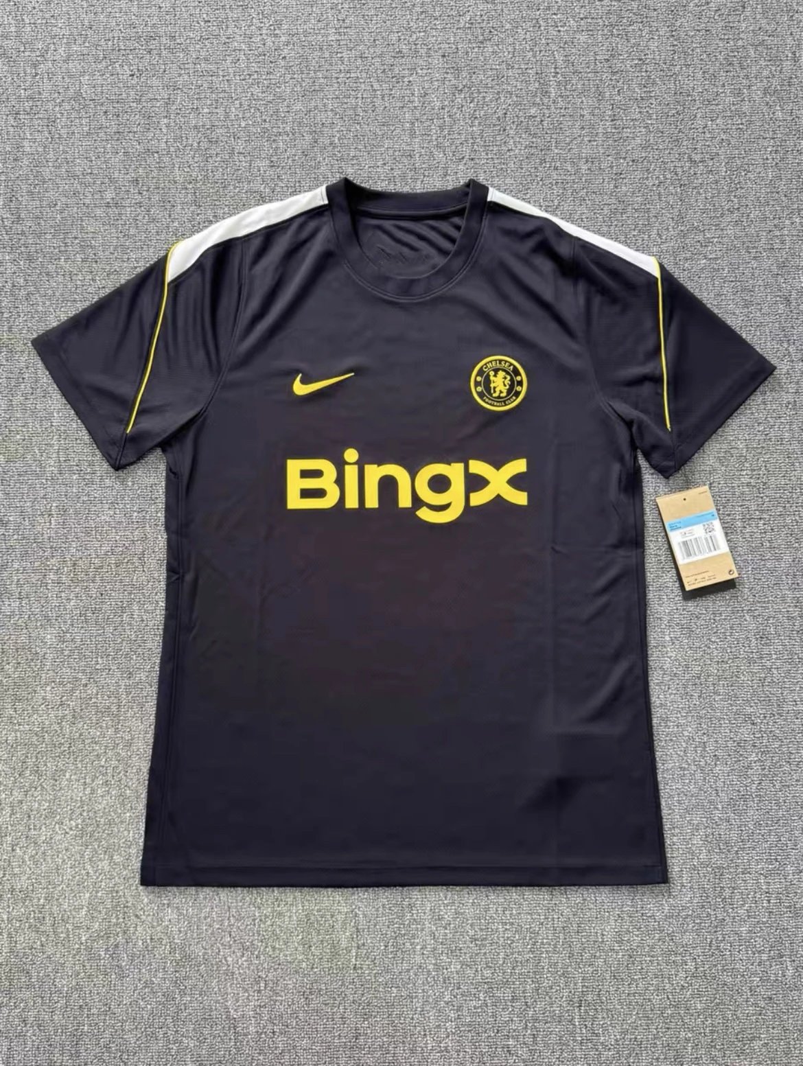 Chelsea 26/27 season training suit, black, Bingx sponsored, chest badge, pants with zipper, quick-drying fabric, breathable sweat, comfortable to wear