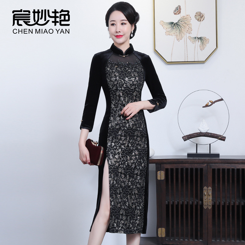 Mother dress long women's cheongsam 2023 autumn and winter new daily young cheongsam dress a distribution