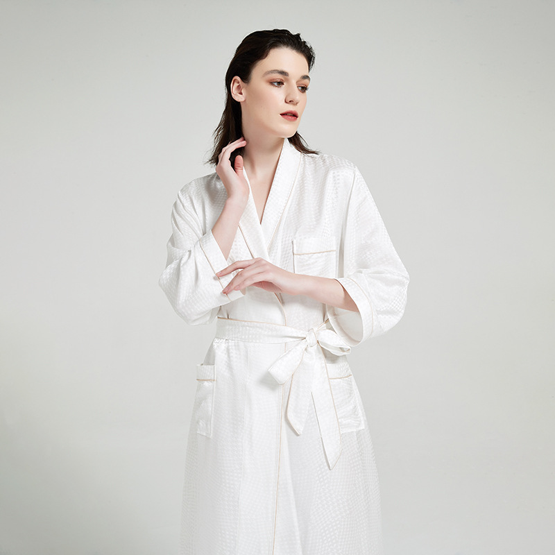 European and American Style Silk Nightgown Women's Houndstooth Jacquard Mulberry Silk Long Bathrobe Casual Pajamas Women's High-end Sense