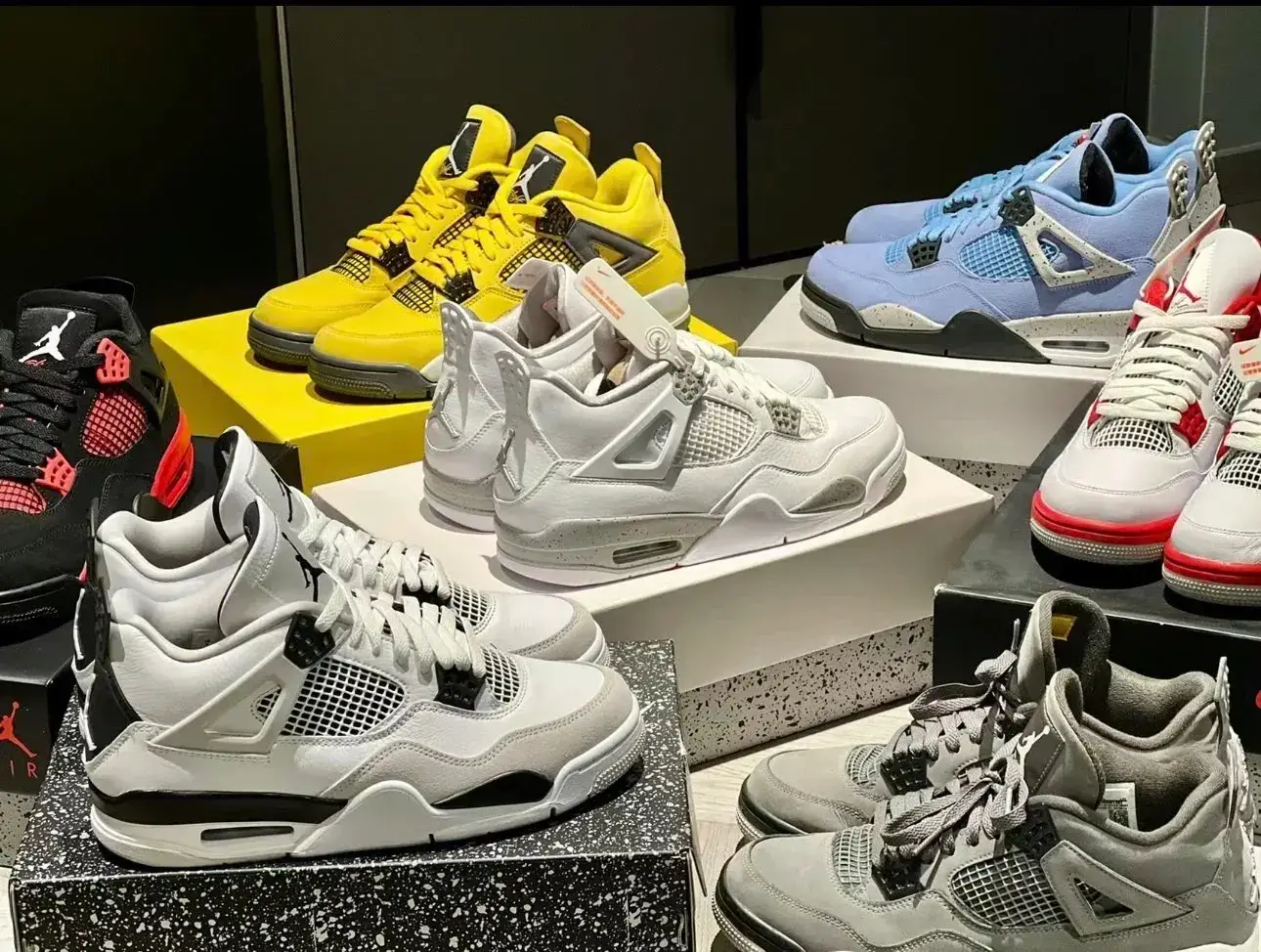 Air Jordan 4 Retro