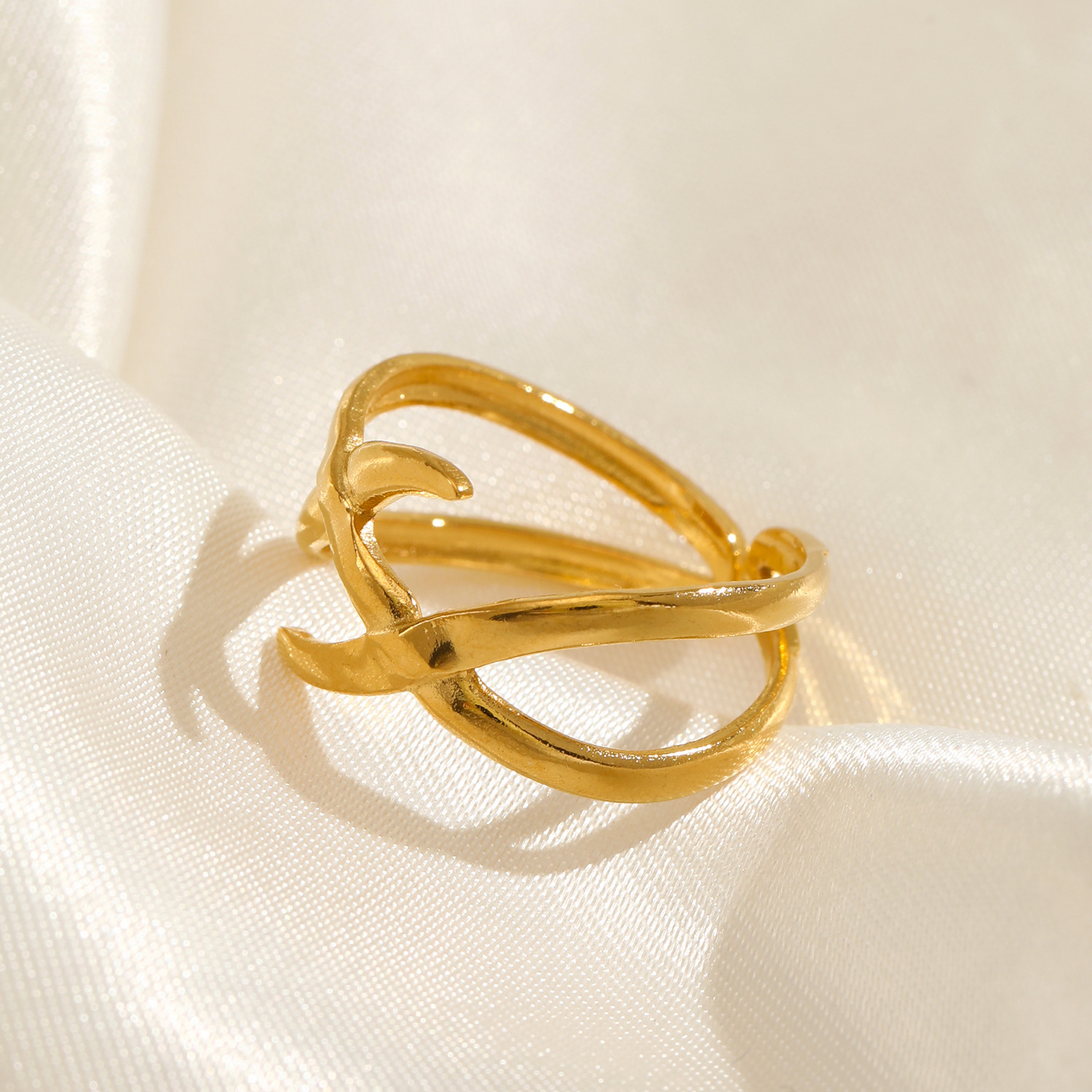 European and American fashion 18K gold plated stainless steel ring female niche design sense ins style popular opening adjustable ring