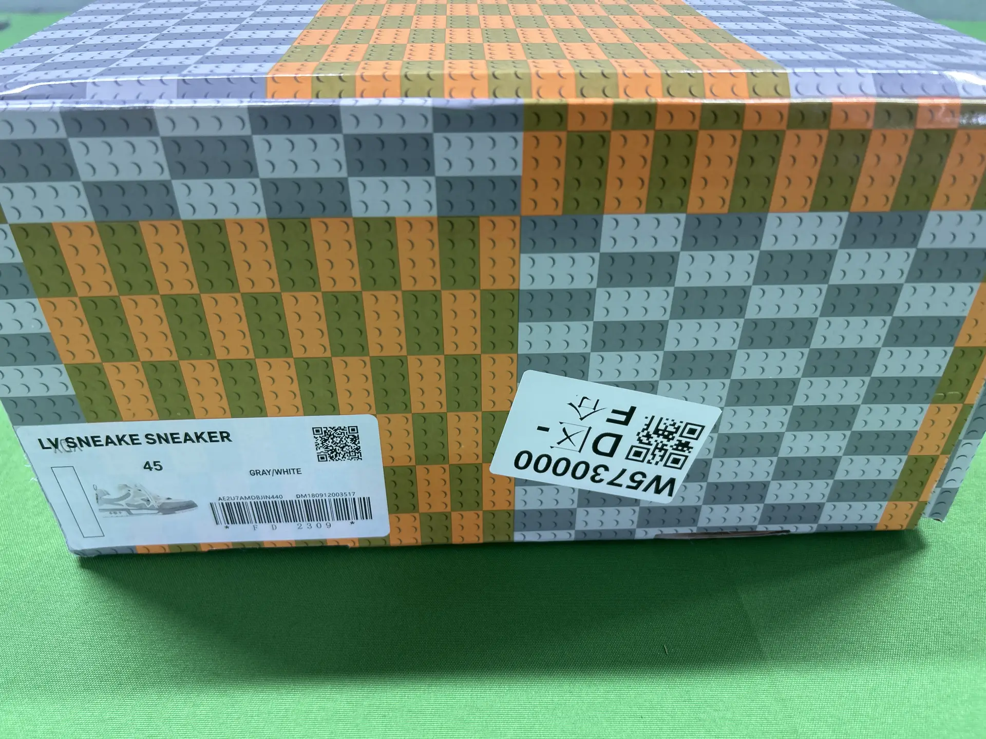 LV SNEAKE SNEAKER GRAY/WHITE