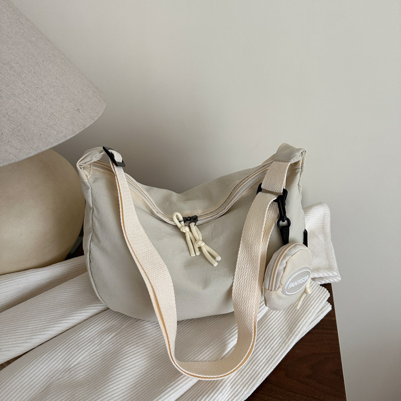 Korean Ins Soft Girl Bag for Women 2025 New Trendy Simple Pure Color Single Shoulder Crossbody Bag Japanese Style Harajuku Dumpling Bag