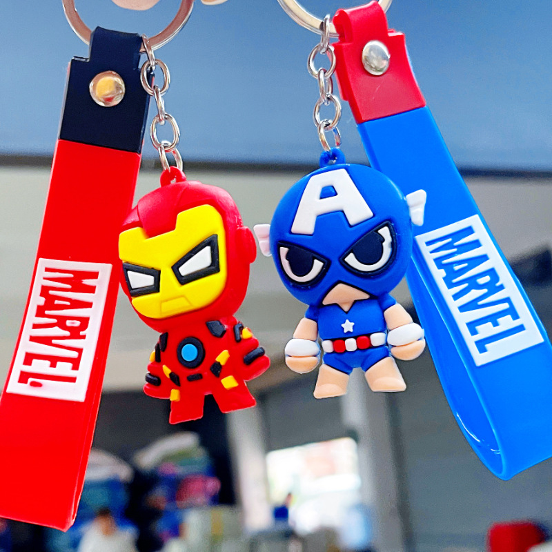 Cross-border small gifts wholesale Avengers America Captain Iron Man car keychain Marvel doll pendant