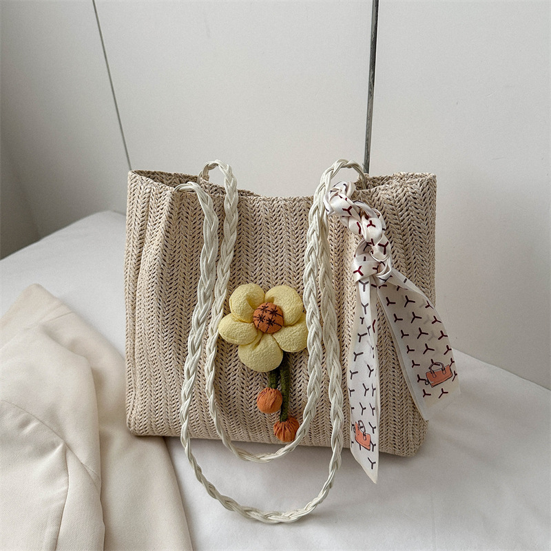 Niche Woven Bucket Bag 2023 New Class Commuter Tote Bag Women's Large Capacity Vacation Shoulder Straw Bag