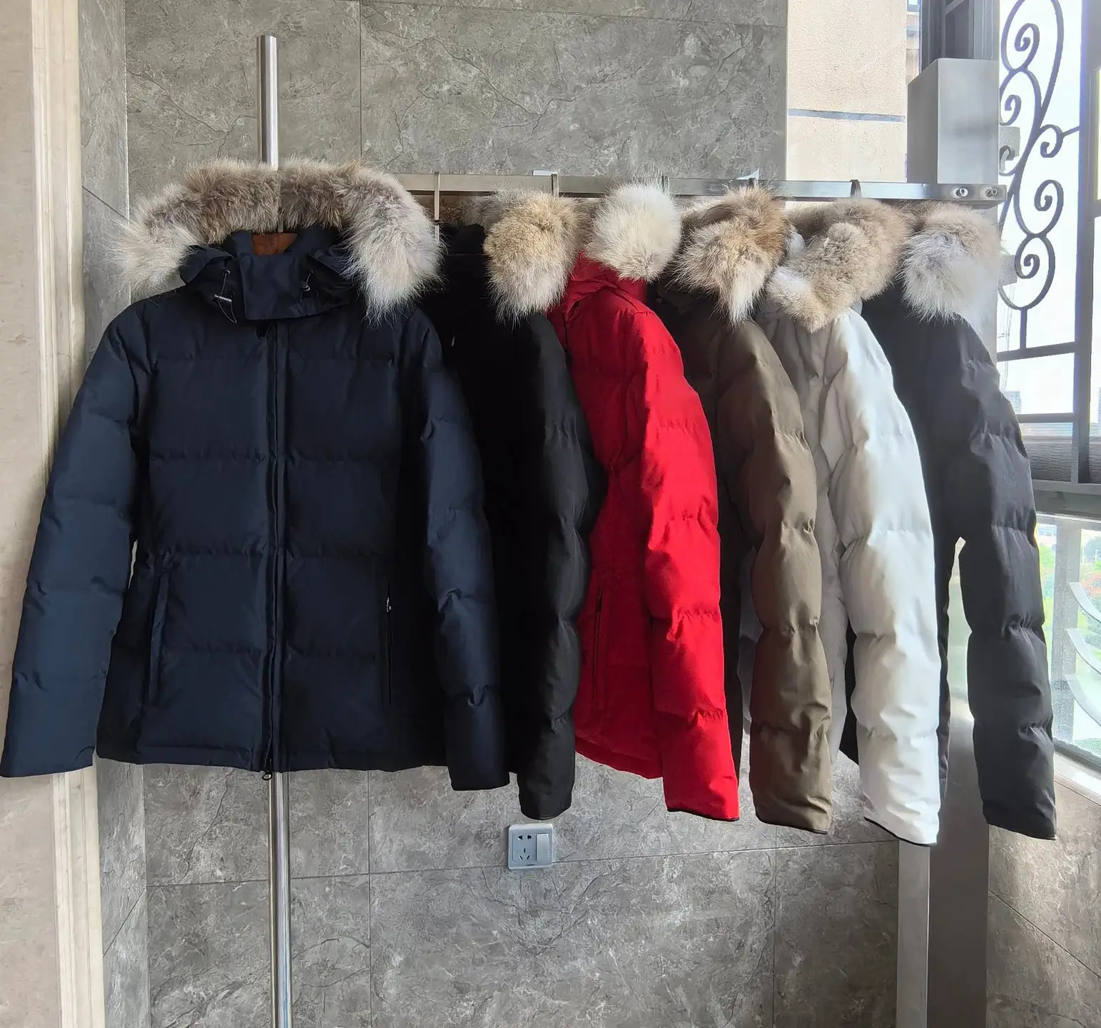 04 Jacket Wolf Fur Women's