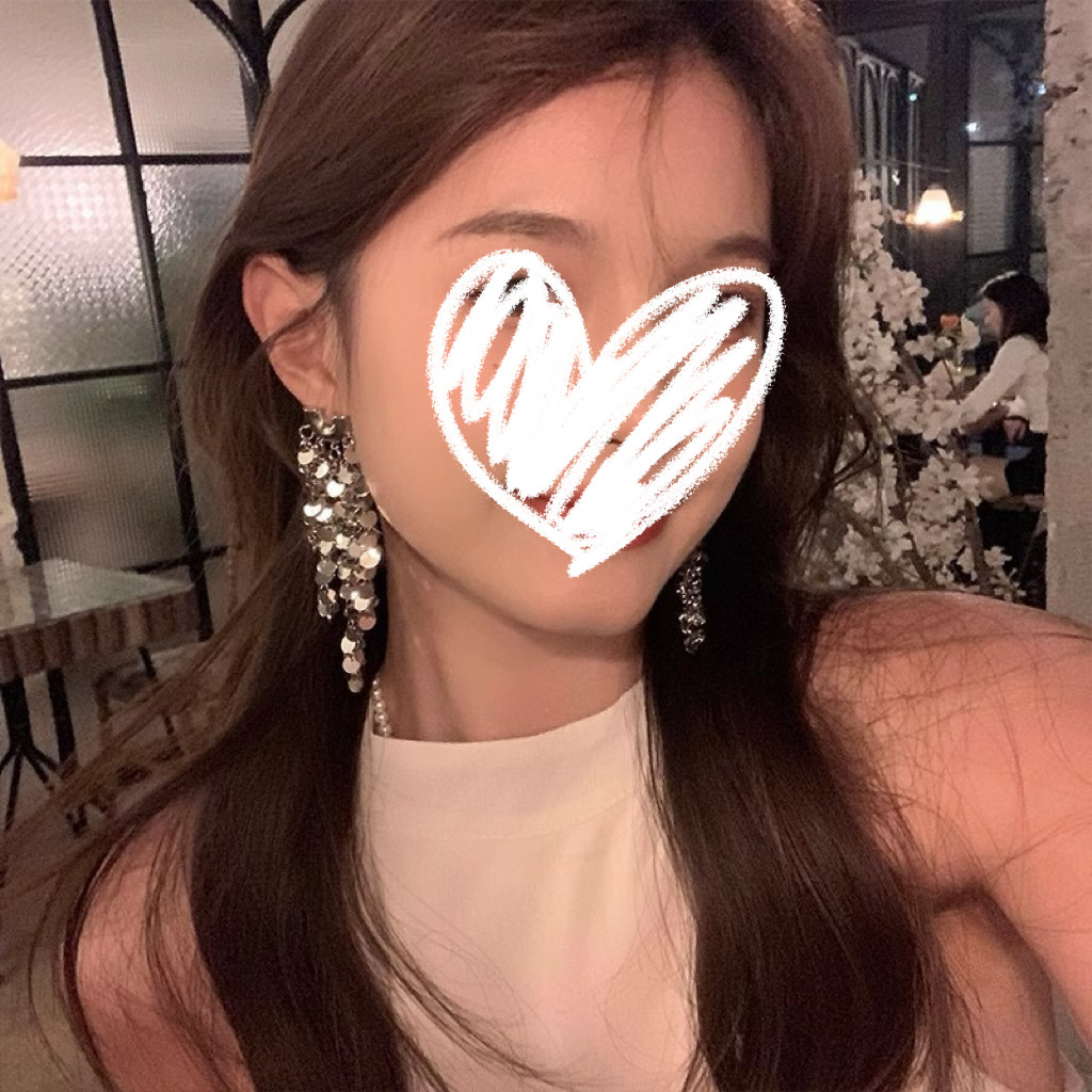 Light Luxury Golden Sequins Tassel Earrings Retro Court Style Exaggerated Elegant Metal Earrings European and American Style Banquet Earrings