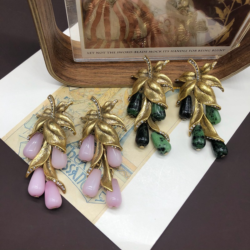 French vintage leaf grape shaped stone pendant long sweep shoulder earrings old gold inlaid gem all-match earrings