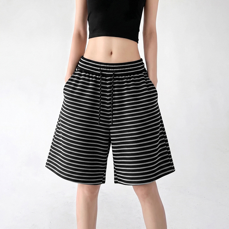 Striped Trendy Men's Loose Sports Shorts 2026 New Versatile Youth Beach Shorts for Men