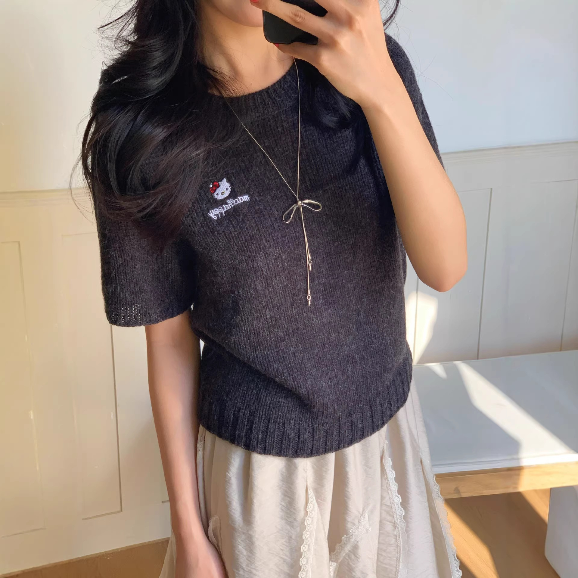 2026 Early Spring New Heavy-Duty Hello Kitty Embroidery Versatile Short Knit Top Age-Reducing Summer Knitwear