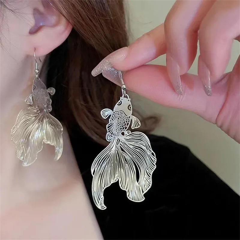 European and American Exaggerated Creative Koi Fish Earrings Wholesale, Personalized Design, Light Luxury Goldfish Ear Pendants, Minimalist Style Ear Hooks for Women