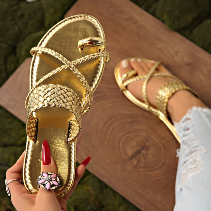 Foreign trade clip toe casual flat sandals women's 2024 new woven feet Roman beach shoes plus size 43Sanda