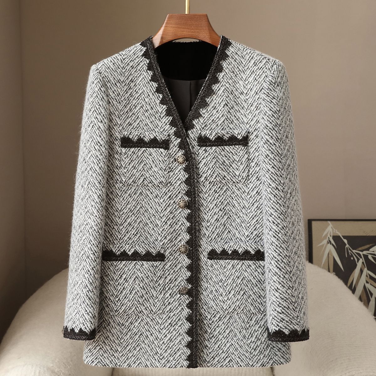 Small Batch Clothing 2026 Spring New French Style V-Neck Wool Blend Coat Mid-Length Casual Top