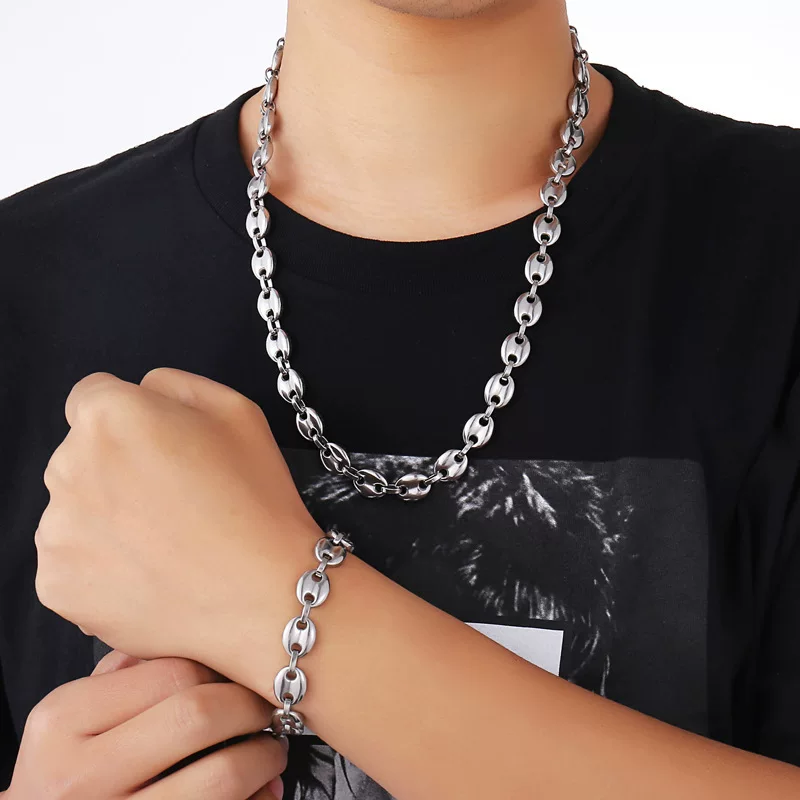 Stainless steel coffee bean necklace 11mm pig nose necklace titanium steel jewelry high-end sweater chain simple accessories for men