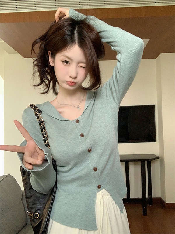 Gentle style V-neck long-sleeved sweater for women Autumn 2023 new niche versatile slim-fit design bottoming top