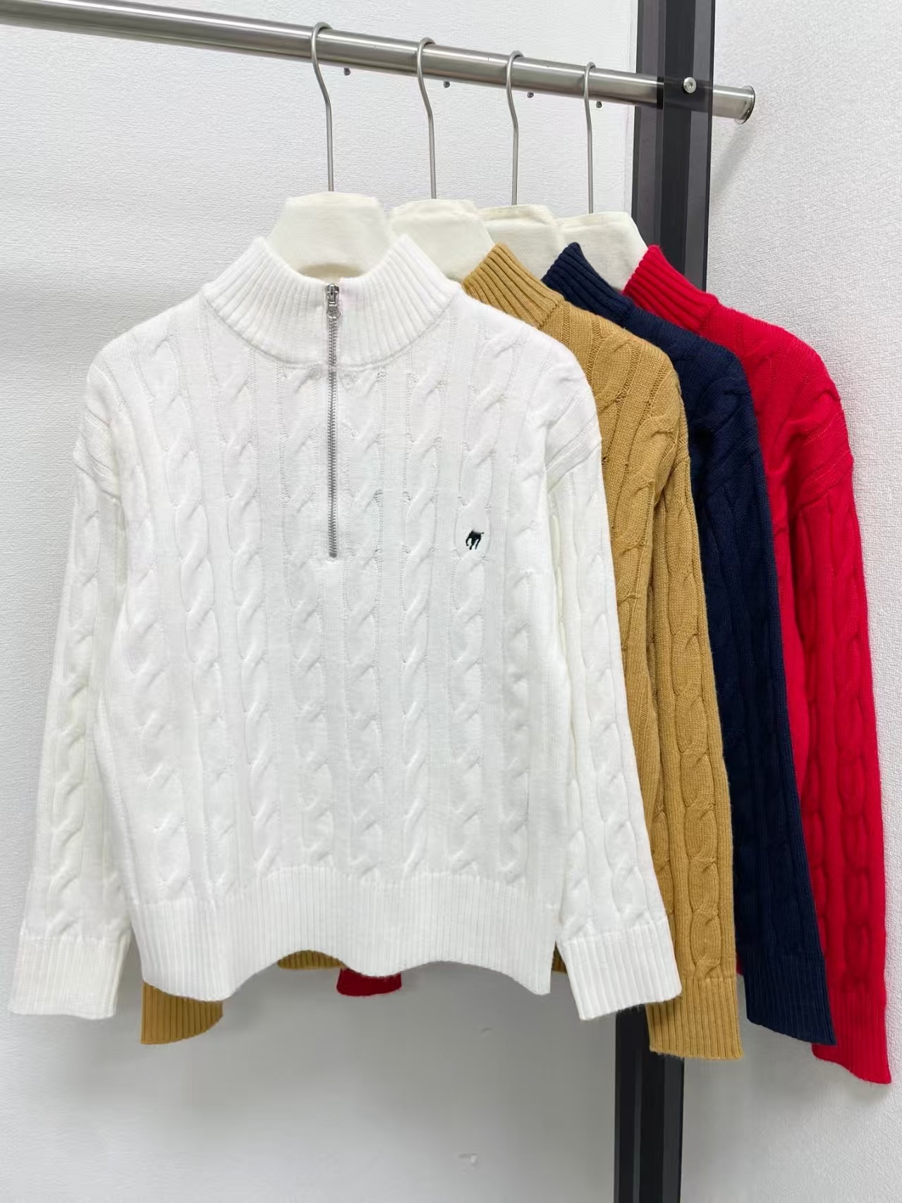 High-End R+ Half-Zip Stand-Collar Knit Sweater, New Autumn/Winter 2025 Old Money Style, Small Horse Embroidery, Cable Knit Pullover Sweater for Women