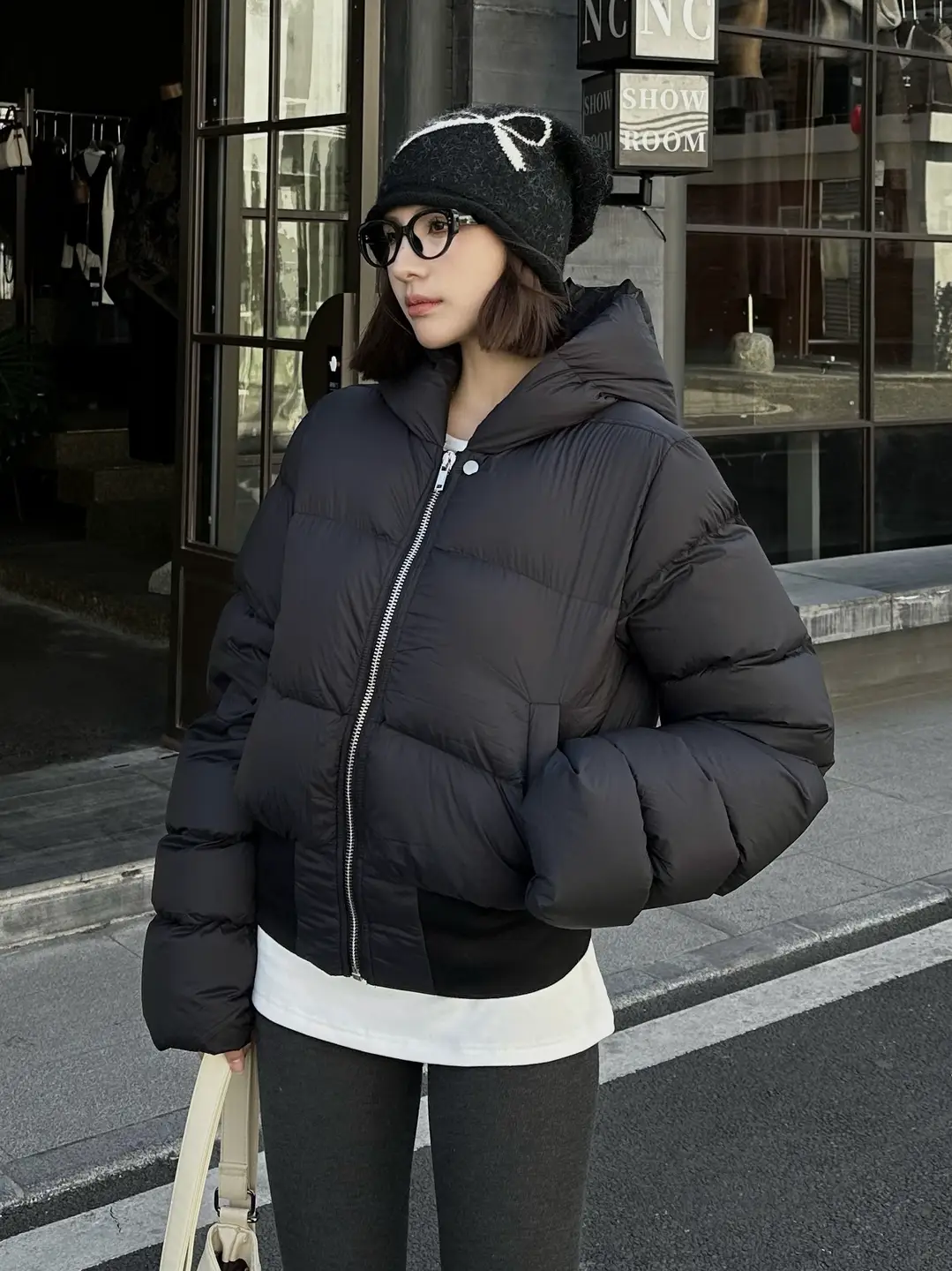Dark Style Black down Jacket 25 Autumn and Winter Women's Black Lightweight Nylon Hooded Short Jacket Goose down Jacket