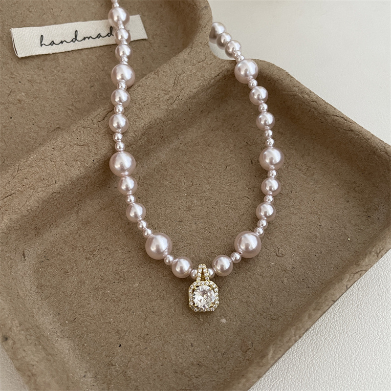 French Romantic Sugar Cube Zircon Pearl Necklace Niche Design Elegant Sweater Chain 2025 New Hot Style Clavicle Chain