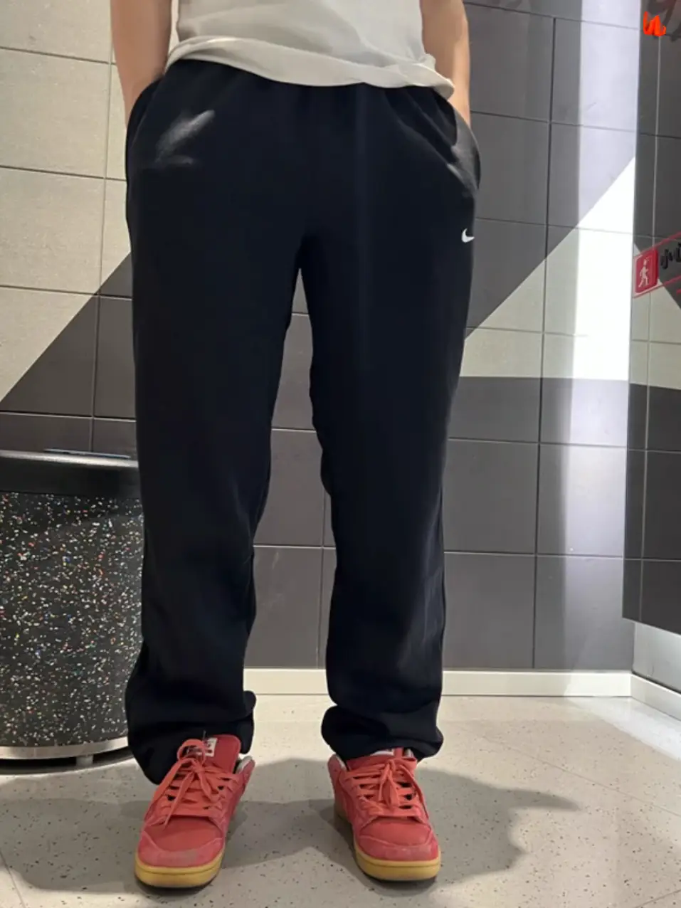Special Offer Nike Nike Men's Embroider Small Hook Fleece-lined Casual Sports Straight-leg pants 623455